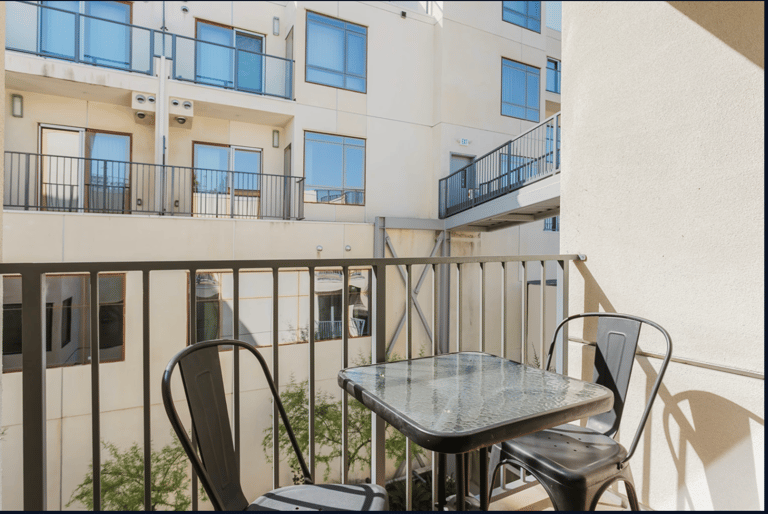 Santa Monica Apartment detail view 4