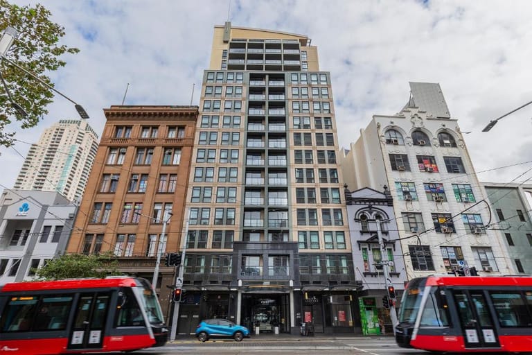 Mantra Sydney Apart-hotel - image 1