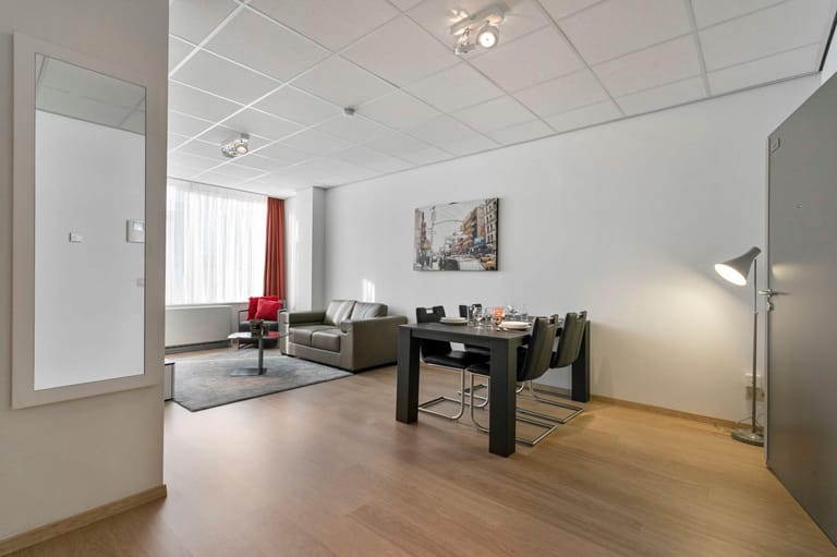 Square Residence - image 1