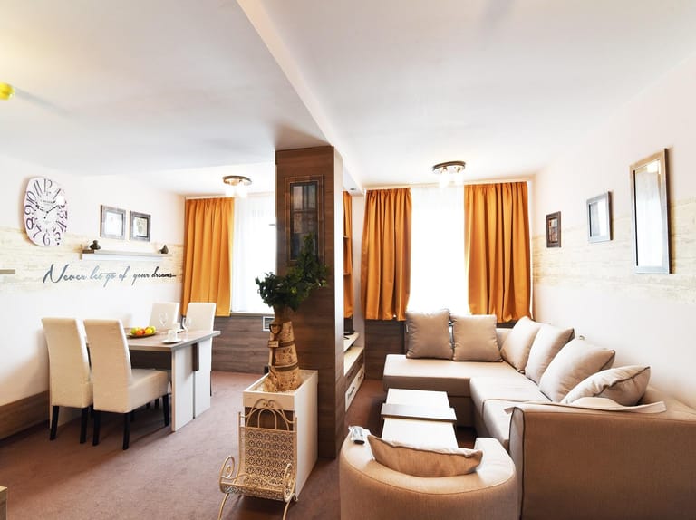 Ana Lux Apart-hotel - image 1