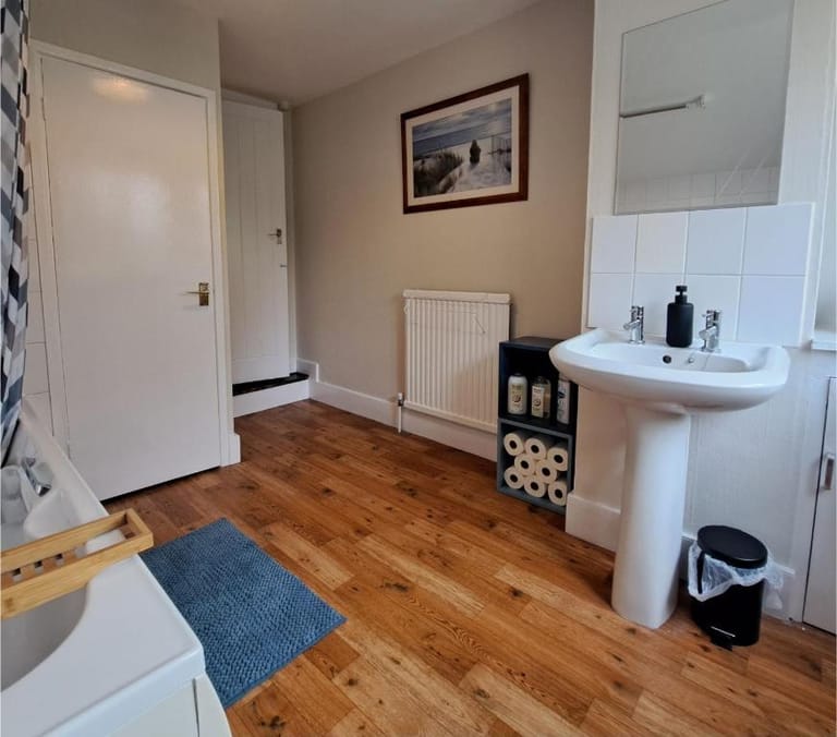 Godmanchester AG Homes - image 1