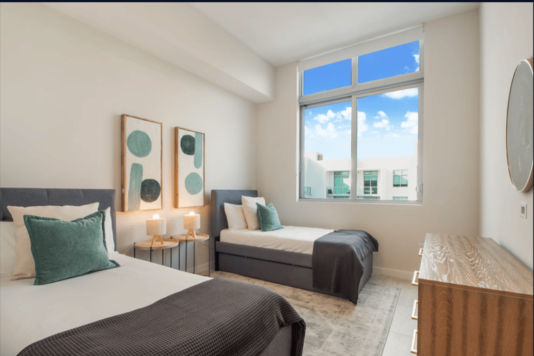 Biscayne Boulevard Apartment detail view 4