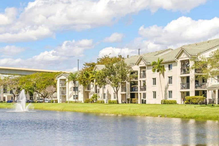 River Cove Fort Lauderdale - image 1