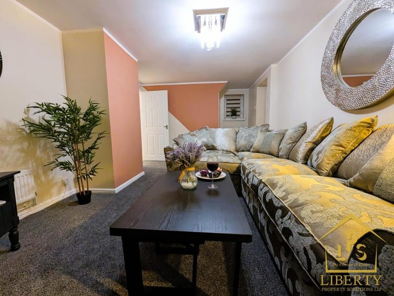 Huntingdon House - image 1
