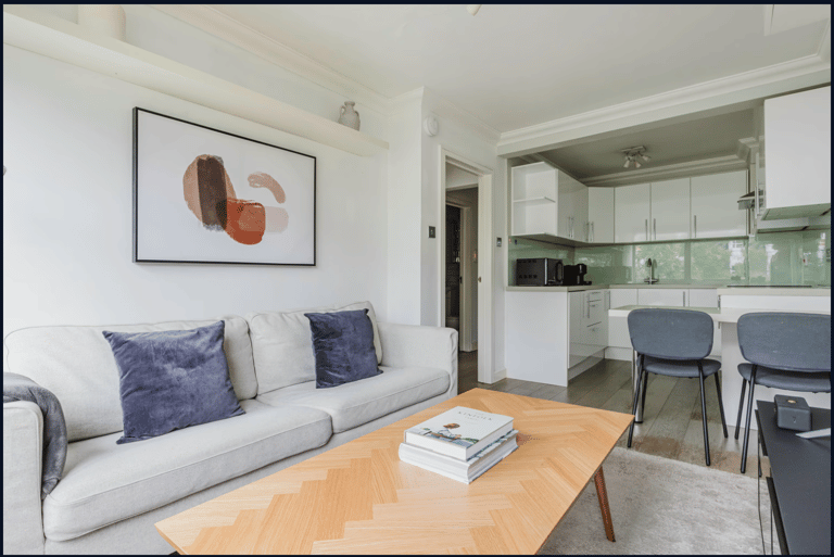 Fitzroy Apartment - image 1