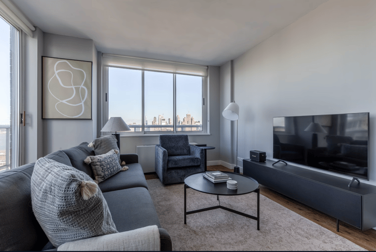 Riverbank Apartment detail view 1