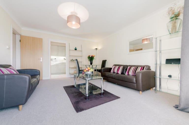 Cascades Court - image 1