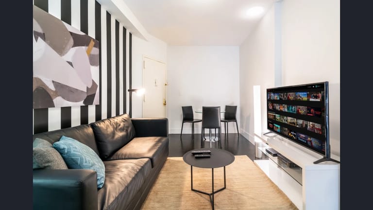 221 West 16th Street - image 1