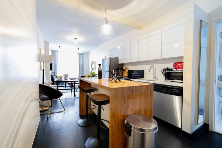 112 East 10th Street - image 1