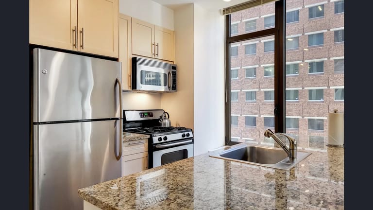 Hanover Square Apartments detail view 2