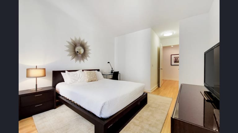 Hanover Square Apartments detail view 3