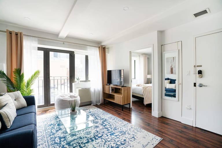 809 9th Ave 1BR detail view 1