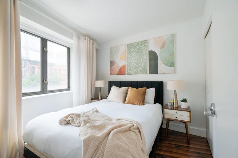 809 9th Ave 1BR detail view 2