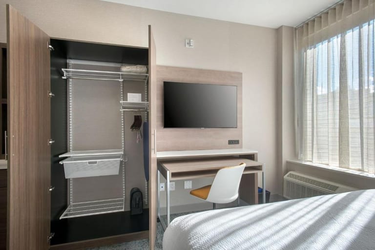 Town Suites NY Brooklyn detail view 3