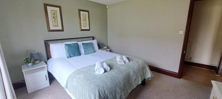 Yaxley One Bed Holiday Home detail view 2