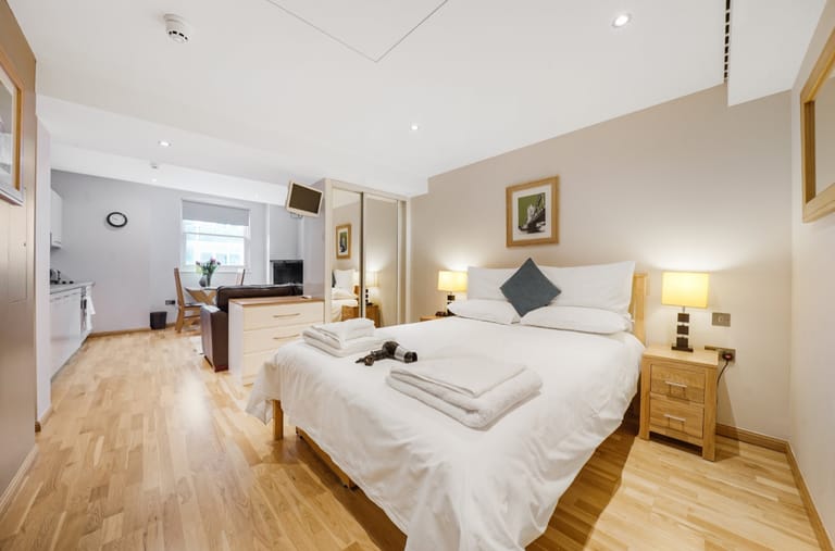 City House Apartments - image 1