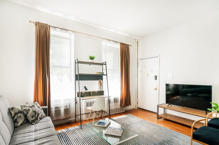 Gramercy Park 1BR 26-2B - image 1