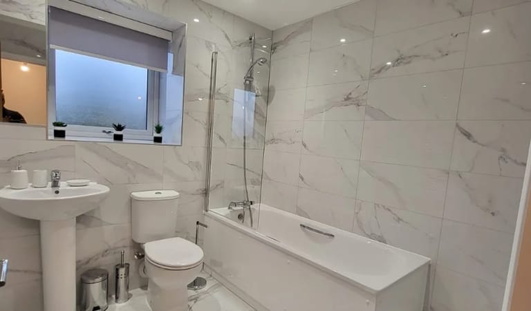 Hybrid Mitcham Apartments - image 1