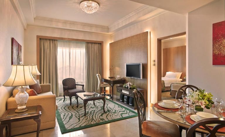 SHANGRI-LA APARTMENTS detail view 2