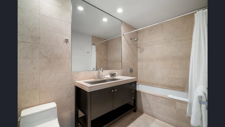 Broadway Apartment detail view 4