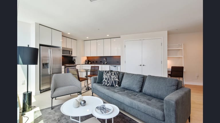 Fremont Apartments - image 1