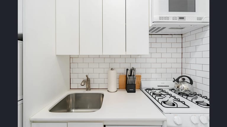 231W 15th Street detail view 4
