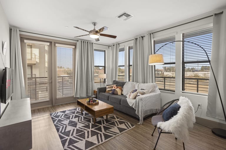 Vela Tempe Apartments detail view 1