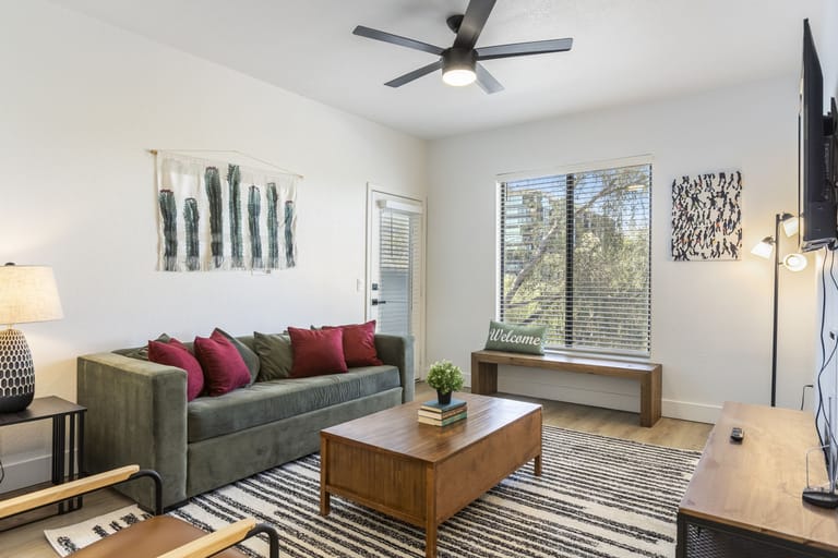 Nines Scottsdale Apartments - image 1