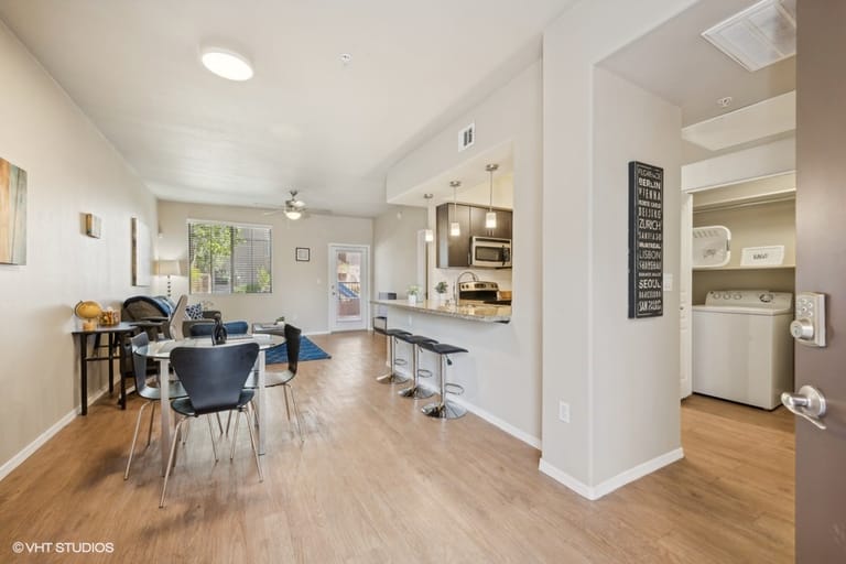 Liv Avenida Apartments - image 1