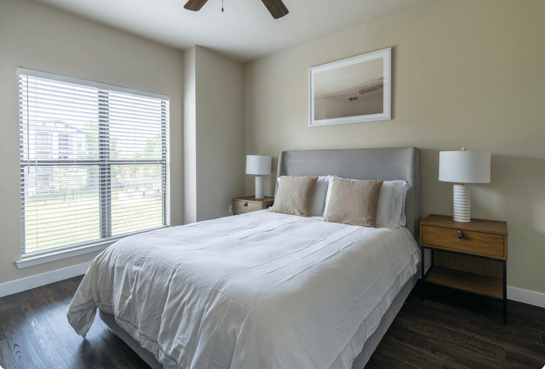 Grand Harbour Apartments - image 1
