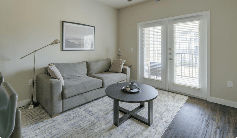 Grand Harbour Apartments detail view 1
