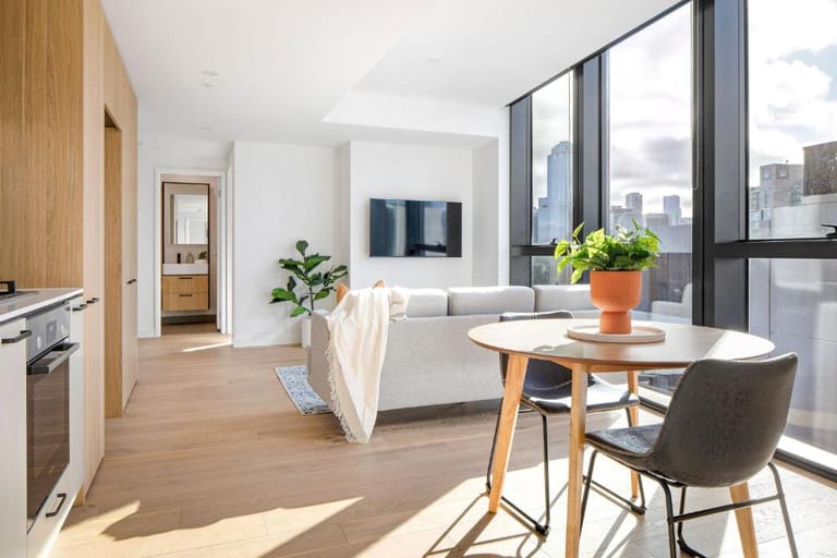 Home Southbank Apartments - image 1