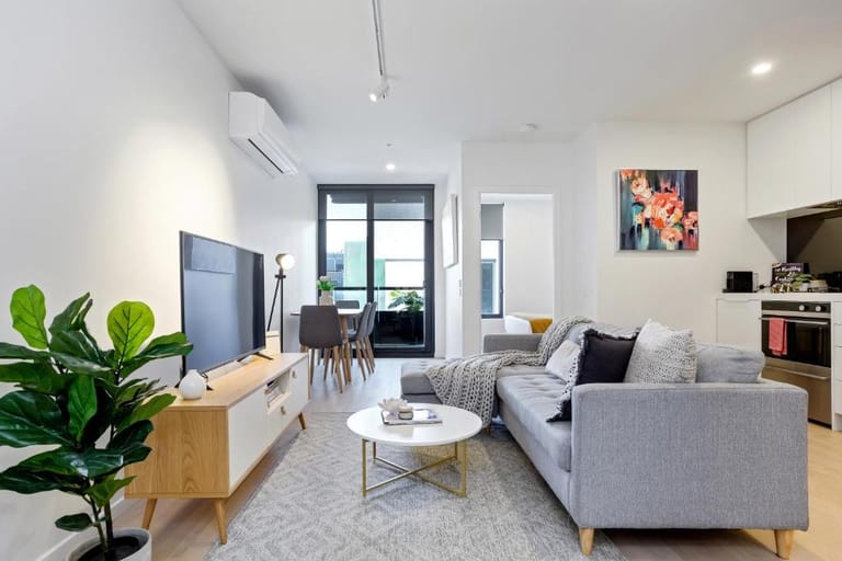 Palmerston Street Apartments - image 1