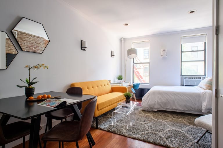 241 E 24th St - image 1