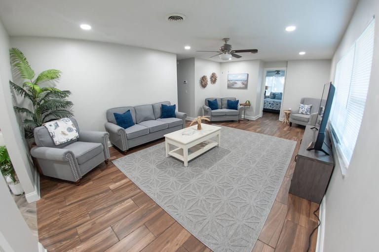 Ocala FL 3 Bedroom Home detail view 1
