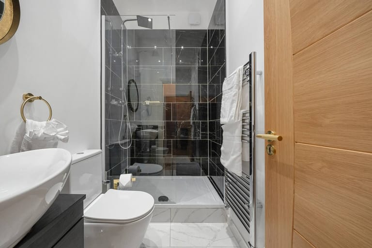 Cambridge Apartment detail view 3