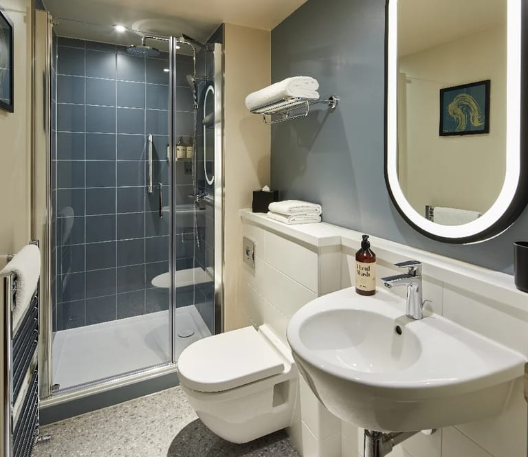 Farringdon Master Suites detail view 2