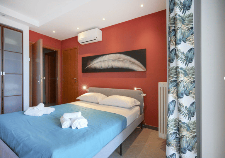 Gabbiano Apartments detail view 4