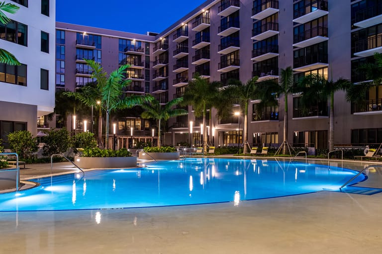 Avalon Doral - image 1