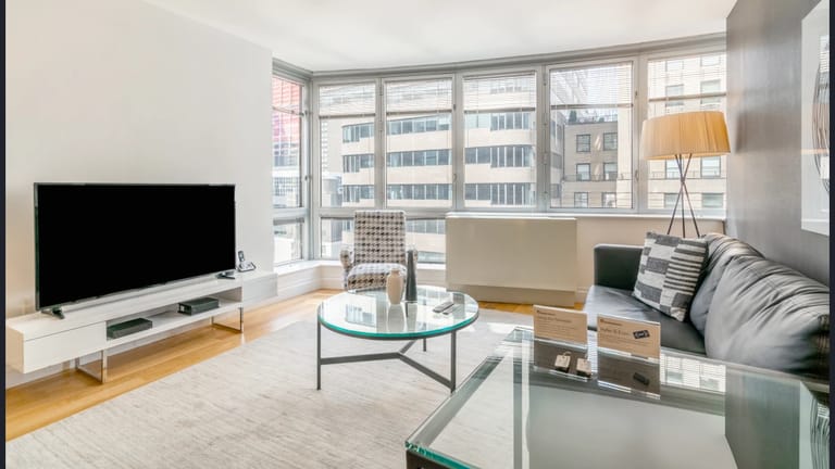 150 East 44th Street - image 1