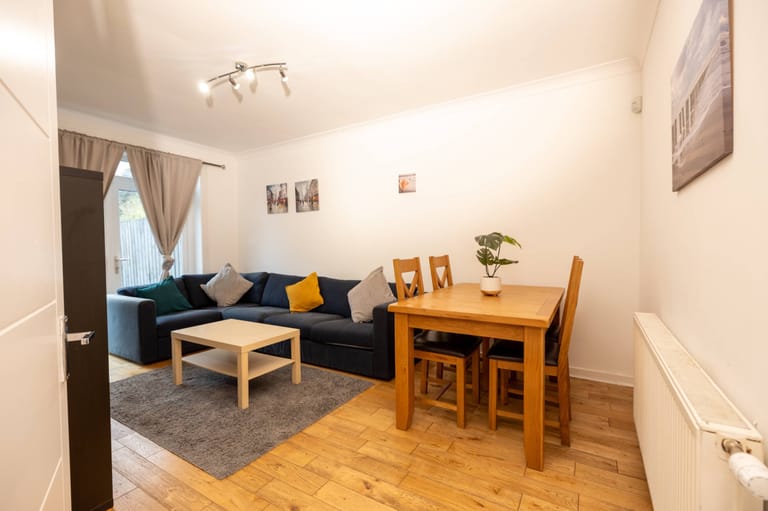 Knightswood House - image 1