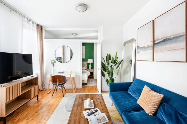 Christopher St Apartment - image 1