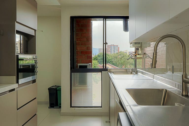 Property detail view 4
