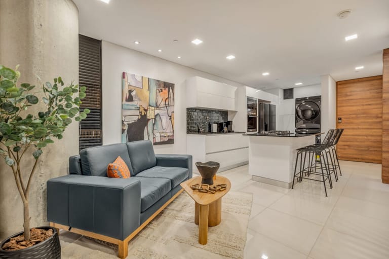 Art Living Apartment - image 1