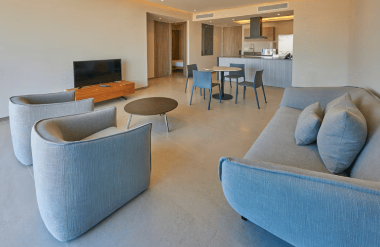 Honeydew Apartment - image 1