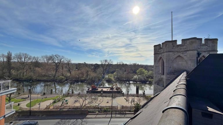 Kew Bridge detail view 2