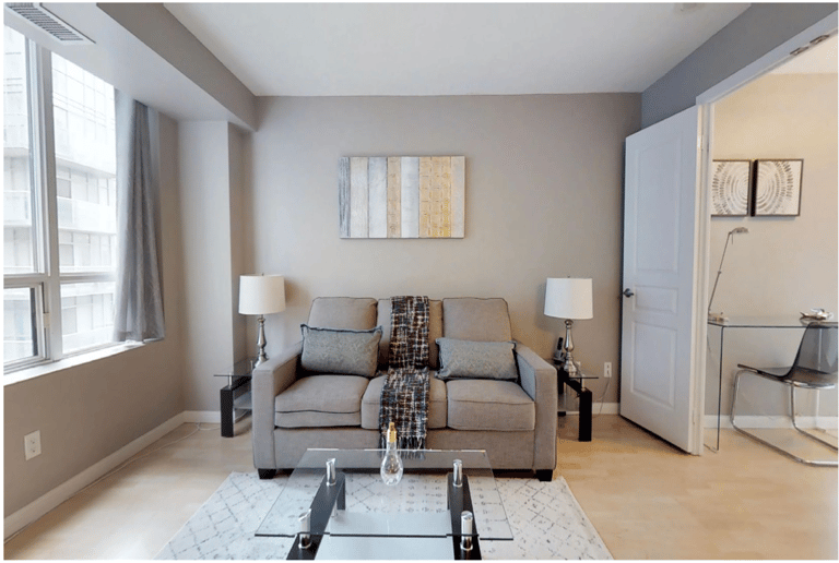 University Plaza Apartments - image 1
