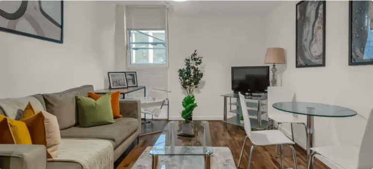 Moorgate Apartments - image 1