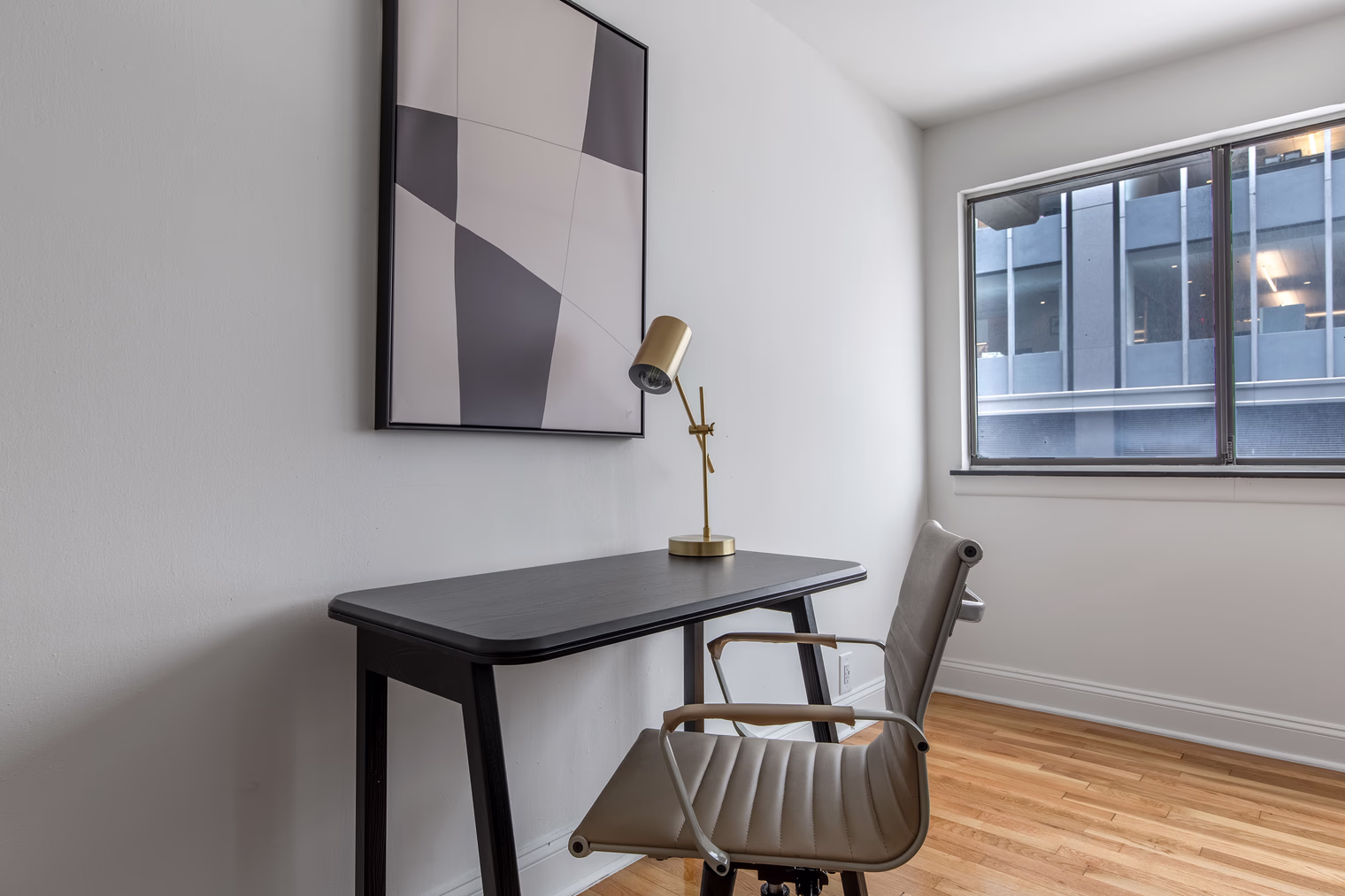 123 E 54th St detail view 4