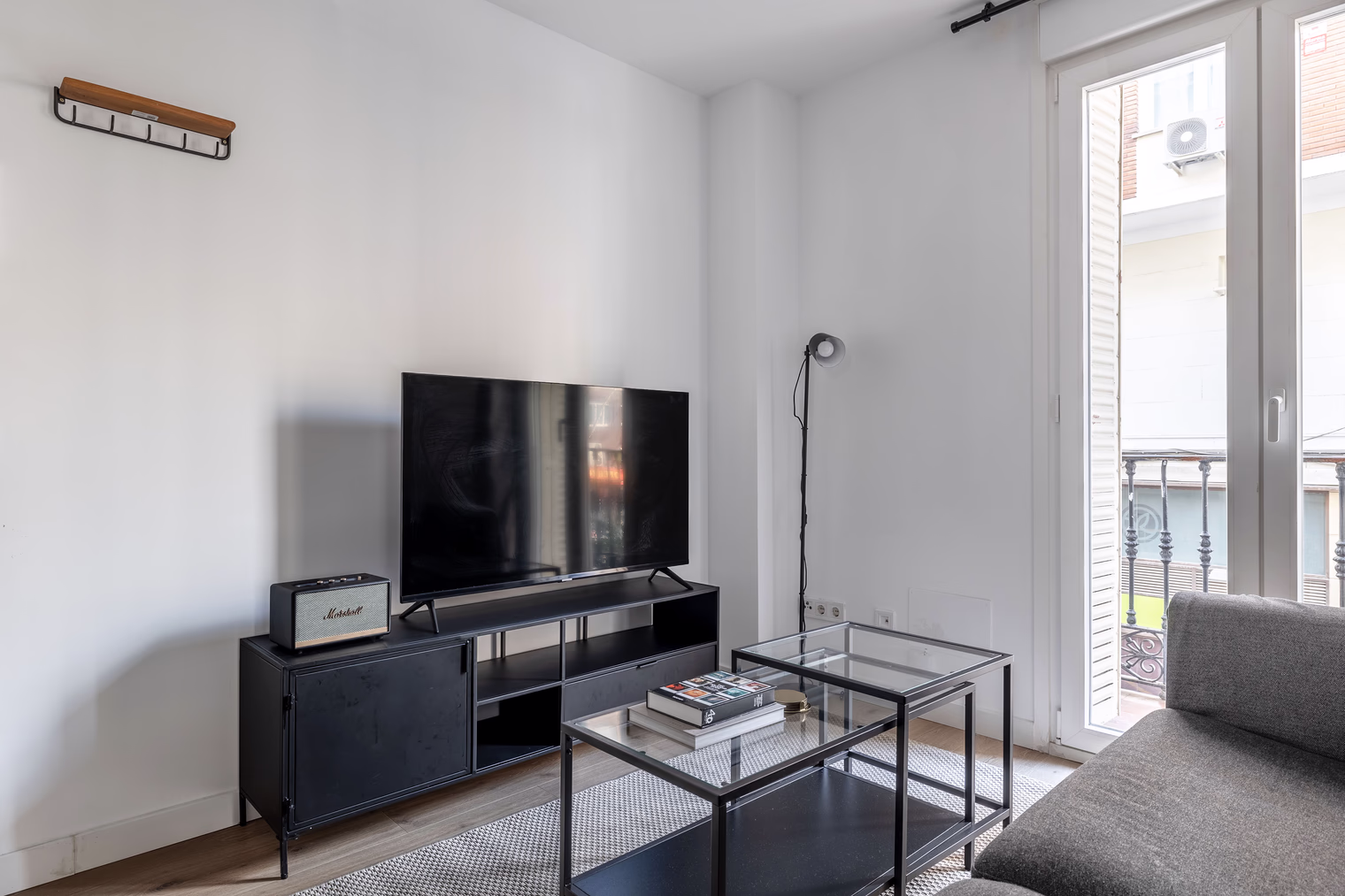 C. de Palencia 2BR detail view 1
